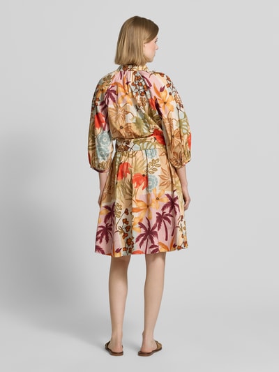 Christian Berg Woman Kniellange overhemdjurk in all-over look met strikceintuur Camel - 5