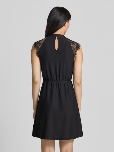 VERO MODA Tailliertes Freizeitkleid mit Spitzenbesatz Modell 'MILLA' Black 5