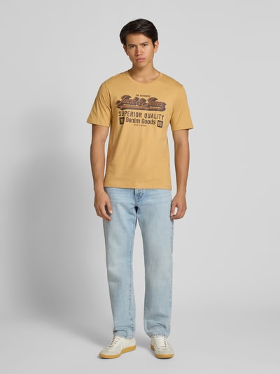 Jack & Jones T-shirt z nadrukiem z logo Musztardowy 1