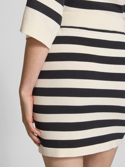 Gestuz Minirock mit elastischem Bund Ecru 3