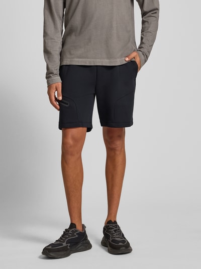 Under Armour Relaxed Fit Sweatshorts mit Logo-Print Modell 'Unstoppable' Black 4