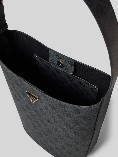 Produktfoto, Handtasche mit Logo-Muster Modell 'MERIDIAN II' von Guess, Magnetverschluss, Label-Applikation, strukturierte Oberfläche