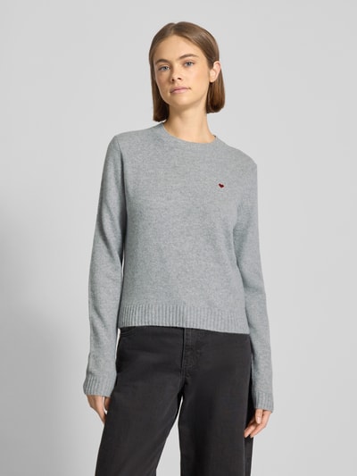 Review Eng anliegender Strickpullover mit Rundhalsausschnitt Hellgrau Melange 4