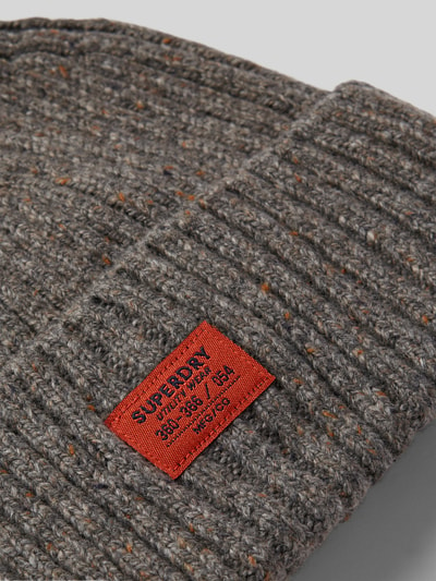 Superdry Beanie in Ripp-Optik Anthrazit Melange 2