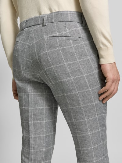 Männermodel trägt Slim fit heren pak Model 'Paul/Paco' van CG - Club of Gents, linnenmix met viscose, grijs met ruitpatroon, detailopname rugaanzicht