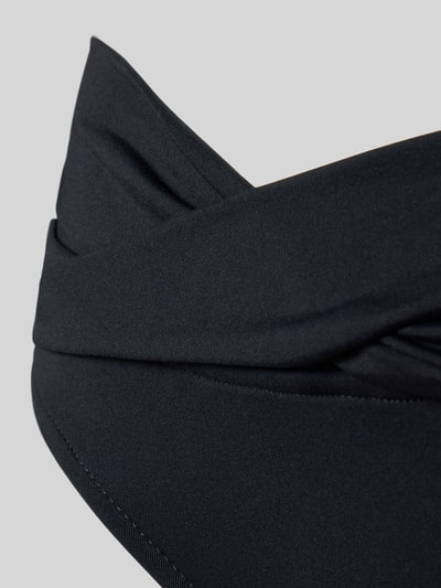 Produktfoto, Bikini-Slip mit Raffungen von Seafolly aus schwarzem Material-Mix mit Stretch-Anteil, strukturierte Textur, körpernaher Schnitt