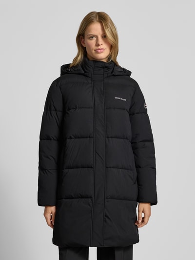 Guess Jeans Płaszcz pikowany z kapturem i logo Czarny 4