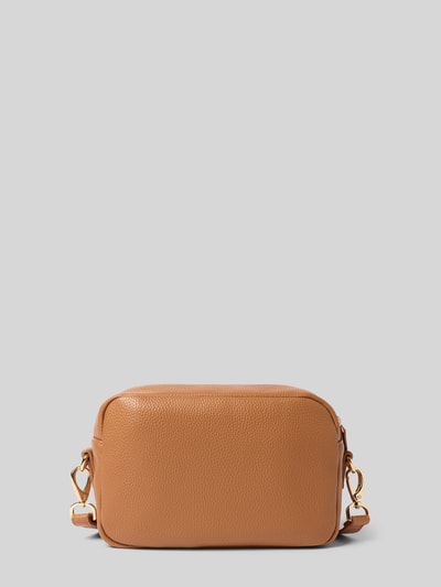Produktfoto, torebka damska Handtasche mit Logo-Detail Modell 'Brixton' od VALENTINO BAGS, brązowa, strukturalna faktura, z odpinanym paskiem, główna komora na zamek, szerokość 23 cm, wysokość 14 cm, głębokość 10 cm, pasek 136 cm.
