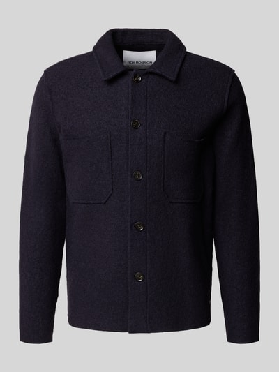 Produktfoto, Slim Fit Hemdjacke mit Kentkragen und Brusttaschen von ROY ROBSON, dunkelblauer Baumwoll-Viskose-Mix, glatte Textur, Knopfleiste, Herren Hemdjacke