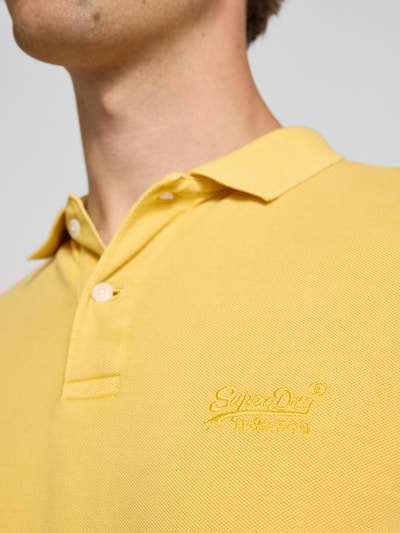 Superdry Koszulka polo o kroju regular fit z wyhaftowanym logo Żółty 3