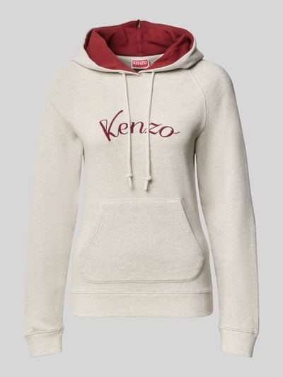 Produktfoto, Hoodie aus reiner Baumwolle von KENZO, taliowany krój, nadruk z logo, kaptur w kontrastowym kolorze, kieszeń kangurka, długość tyłu w rozmiarze S: 60 cm, jasny beż z bordowymi akcentami, gładka faktura