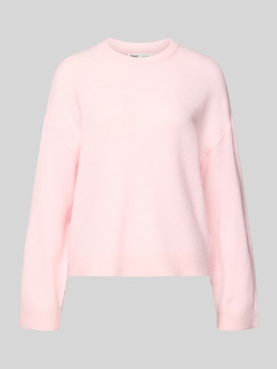 Produktfoto, Relaxed Fit Strickpullover mit Crew Neck Modell 'SIMONI' von Only in zartrosa Melange-Optik, gerippte Abschlüsse, Stricktextur.