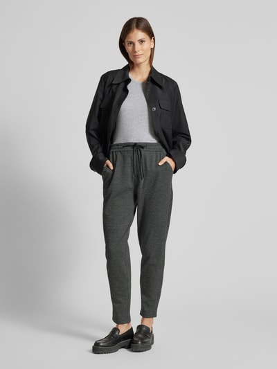 s.Oliver RED LABEL Relaxed Fit Jogpants mit Tunnelzug und Musterung BLACK 1