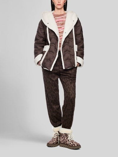 Marc Cain relaxed fit gewatteerd jack met capuchon model 'SPORTS E' Donkerbruin - 1
