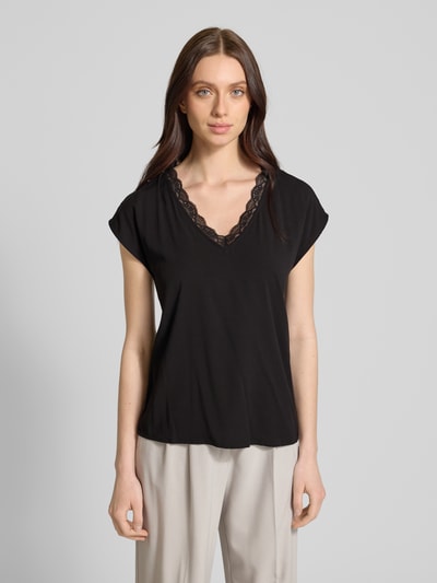 VERO MODA Top bluzkowy o kroju regular fit z dekoltem w serek model ‘BELLA’ Czarny 4