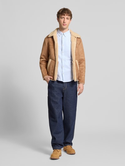 REVIEW Regular Fit Freizeithemd mit Button-Down-Kragen und Stitching Hellblau 1