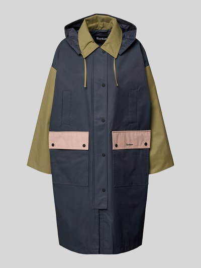 Produktfoto, Regular Fit Funktionsjacke im Color-Blocking-Design Modell 'BLEARIGG' von Barbour, Farbkontrast Oliv, Dunkelblau, Rosa, Baumwoll-Mix, wasserdicht, Zweiwege-Reißverschluss, Umlegekragen, Kapuze mit Tunnelzug, Pattentaschen