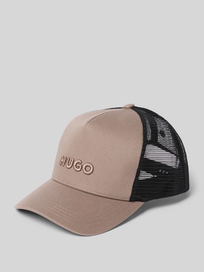 Produktfoto, Cap mit Mesh Einsätzen und Logo-Detail von HUGO in Two Tone Optik, reiner Baumwollstoff, Logo-Stitching, verstellbarer Riegel
