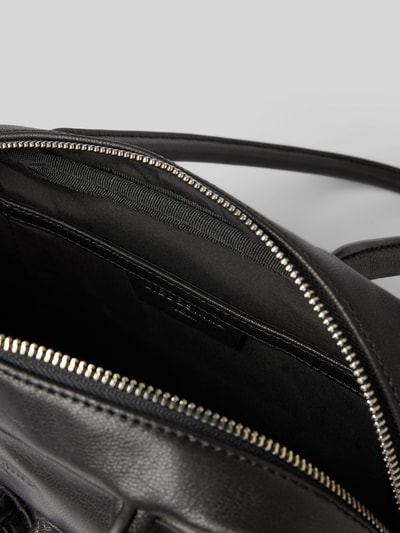 LIEBESKIND BERLIN Shoulder Bag mit Logo-Prägung Modell 'Jil' Black 5