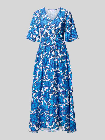 Produktfoto, Maxikleid aus Viskose-Mix mit Kordelzug Modell 'KAIA' von B.Young, blau-weißes Blumenmuster, taillierter Schnitt, V-Ausschnitt, Kurzarm, glatte Textur, Rückenlänge 35 cm, Brustweite 44 cm, Ärmellänge 31 cm.