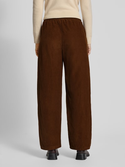 ZABAIONE Wide Fit Stoffhose mit Strukturmuster Modell 'Mara' Mittelbraun 5