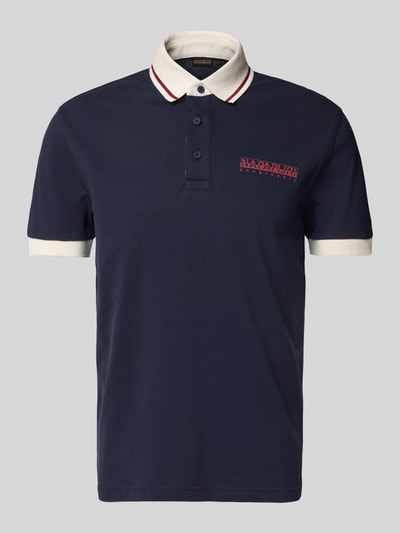 Napapijri Slim Fit Poloshirt mit Label-Print Marine 2