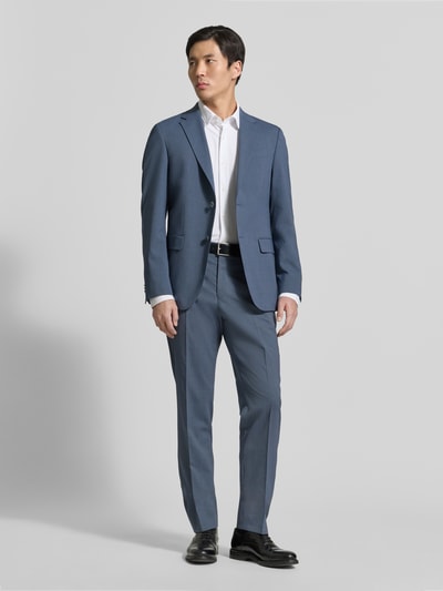 Männermodel trägt Regular Fit Anzugsakko aus Schurwoll-Mix Modell 'JASPER' von BOSS in Optik:Allover-Muster, Ganzkörperansicht von vorne.