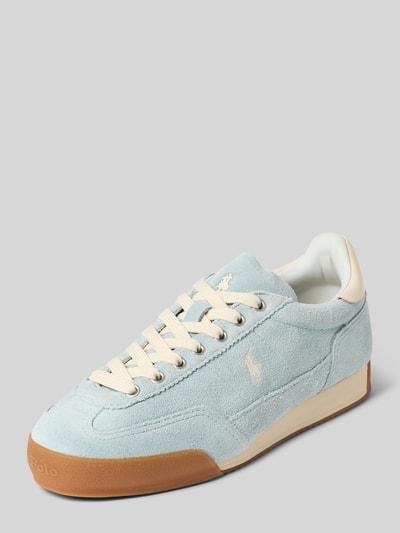 Produktfoto, Sneaker aus echtem Rindsleder von Polo Ralph Lauren in Hellblau mit cremefarbenen Details, robuste Textur, Damen Sneaker