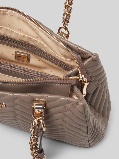 Guess Handtasche mit Label-Applikation Modell 'ANNING' Taupe 5