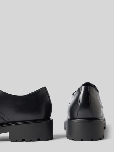 Produktfoto, glänzendes schwarzes Leder, strukturierte robuste Sohle, Loafer aus echtem Rindsleder Modell 'KENOVA' von Vagabond, Damen Loafer von Vagabond