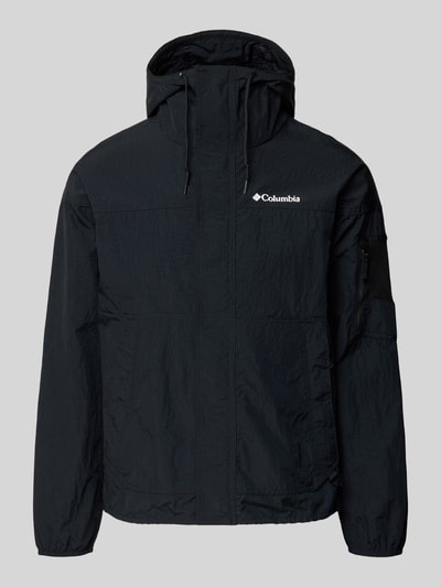 Produktfoto, schwarzer Windbreaker mit verdecktem Reißverschluss von Columbia, Regular-Fit, mit Kapuze, Logo und strukturierter Oberfläche