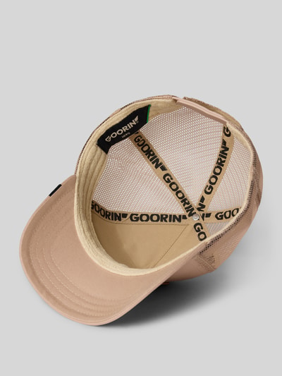Produktfoto, Trucker Cap mit Stitching Modell 'V2 Stag' von GOORIN BROS., Beige-Töne, Material-Mix mit Baumwoll-Anteil, verstärkter Schirm, Größenverstellbar, Sicht auf Innenseite und Netz-Struktur.
