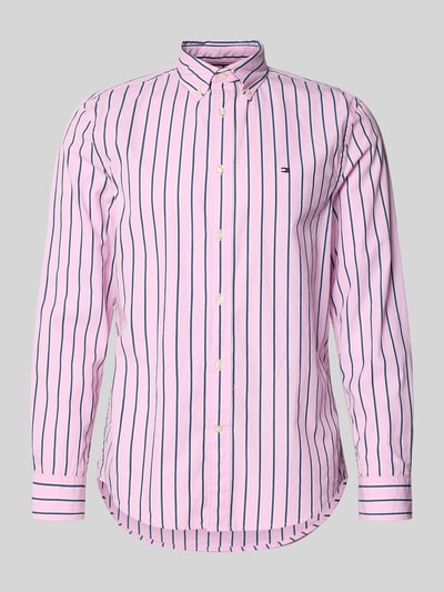 Produktfoto, Regular Fit Freizeithemd aus reiner Baumwolle von Tommy Hilfiger, różowa popelina w paski, krój regular fit, guziki, detal logo