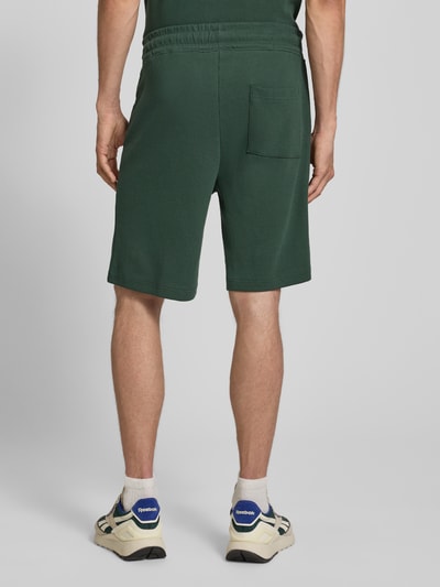 PROHIBITED Shorts mit Strukturmuster und Label-Stitching Dunkelgruen 5