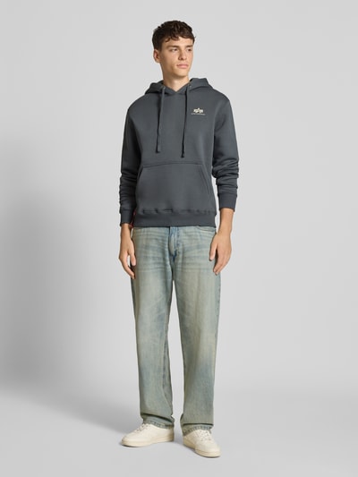 Alpha Industries Hoodie mit Logo und Känguru-Tasche Anthrazit 1