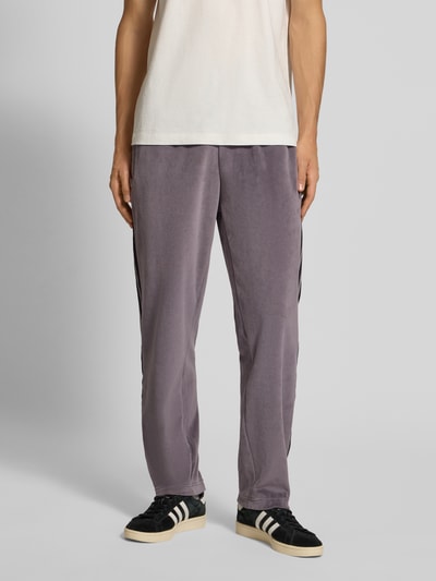 adidas Originals Spodnie dresowe o kroju straight fit z elastycznym pasem Antracytowy 4