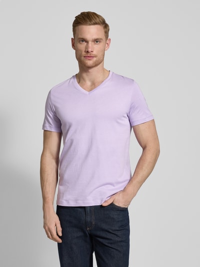 s.Oliver RED LABEL Regular Fit T-Shirt aus reiner Baumwolle mit V-Ausschnitt Lavender 4