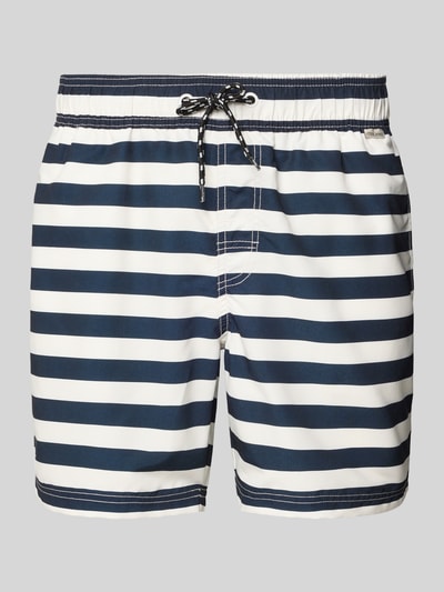 Produktfoto, Regular Fit Badeshorts mit Gesäßtasche Modell 'Rori' von Blend, granatowo-białe paski, elastyczny pas ze sznurkiem, krój regular fit