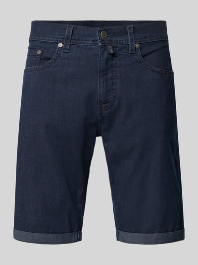 Produktfoto, Jeansshorts mit Label-Detail von Pierre Cardin aus dunkelblauem Baumwoll-Mix mit Stretch-Anteil, Regular-Fit, Eingrifftaschen, Umschlag, Bundweite 42 cm, Innenbeinlänge 26 cm, Größe 32.