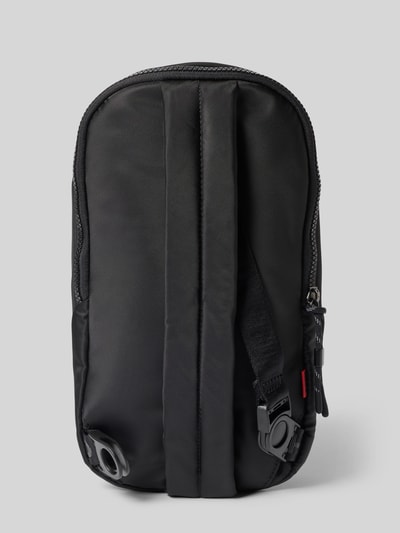 Produktfoto, torba na ramię Umhängetasche mit Label-Applikation Modell 'AYDEN_NEW_NS' od HUGO, jednolity kolor, zamek błyskawiczny, główna przegroda, przegródka zapinana na zamek błyskawiczny, przegródka wpuszczana, aplikacja z metką, pasek na ramię.