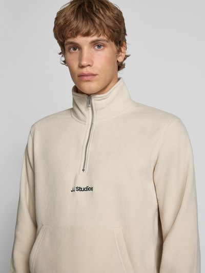 Jack & Jones Fleecepullover mit Känguru-Tasche Modell 'SOHO HALFZIP FLEECE' Offwhite 3