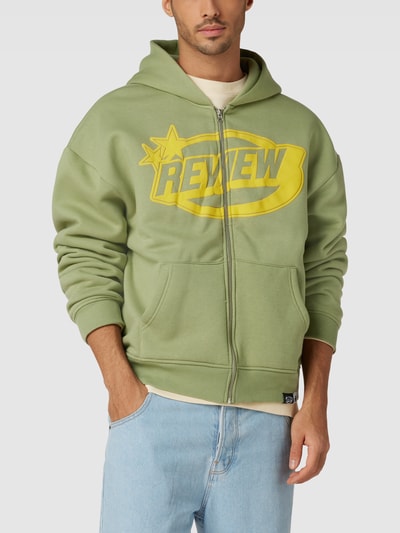 REVIEW Sweatjacke mit Label-Print Schilf 4
