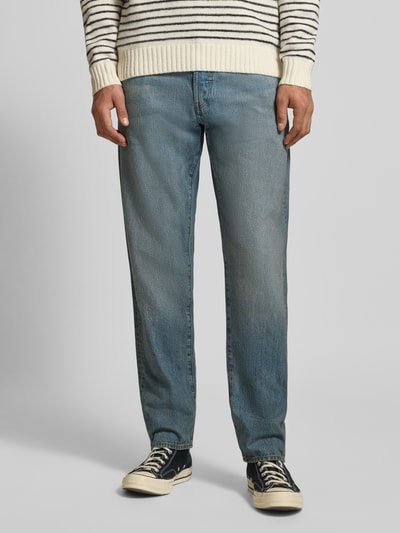 Mannenmodel draagt Regular Tapered Fit Jeans in used-look Model 'Morry FWD' van G-star, puur katoen, bandwijdte 45 cm, binnenbeenlengte 80 cm. Ganzkörperansicht van voren.