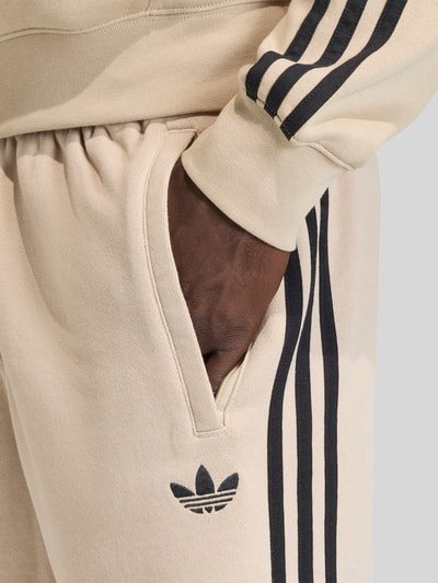 adidas Originals Regular Fit Sweatshorts aus reiner Baumwolle Beige 3