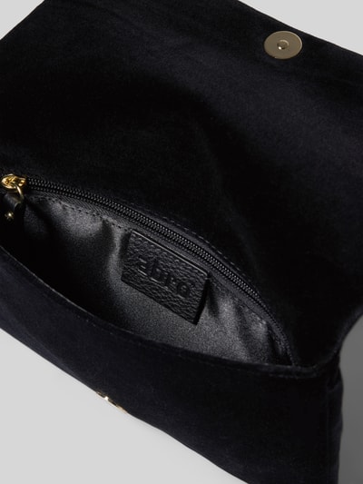Produktfoto, clutch aus echt leer mit Hoofdvak met omslag en magneetsluiting, ritsvak binnenin, labeldetail binnenin, zwart, Clutch uit leer met ritsvak binnen van Abro, Breedte maat 1: 23 cm, Lengte maat 1: 14 cm, Diepte maat 1: 4 cm