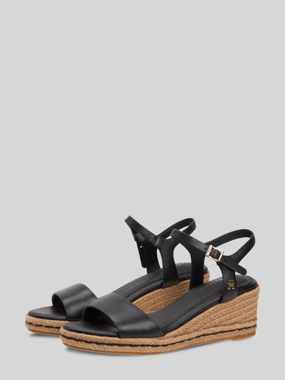 Produktfoto, Espadrilles mit Keilabsatz von Tommy Hilfiger in Schwarz, abgerundete Schuhspitze, Logo-Applikation, Material: Echtleder
