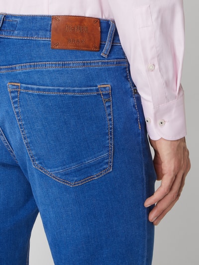 Brax Slim fit jeans met stretch, model 'Chuck' Jeansblauw - 3