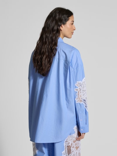 Essentiel Antwerp Oversized overhemdblouse met kant, model 'Hoofd' Lichtblauw - 5