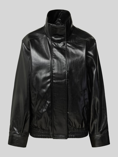Produktfoto, Regular Fit Jacke mit Stehkragen von REVIEW in schwarzer Leder-Optik, elastischer Bund, Eingrifftaschen, glatte Textur