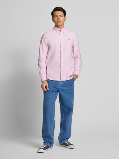 Tommy Jeans Regular Fit Freizeithemd mit Button-Down-Kragen Modell 'OXFORD' Rosa 1